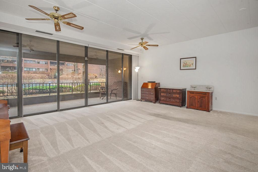 614 Loveville Road, Unit D1D Hockessin, DE 19707 - Photo 5 of 22 Floor to Ceiling Slider to Porch