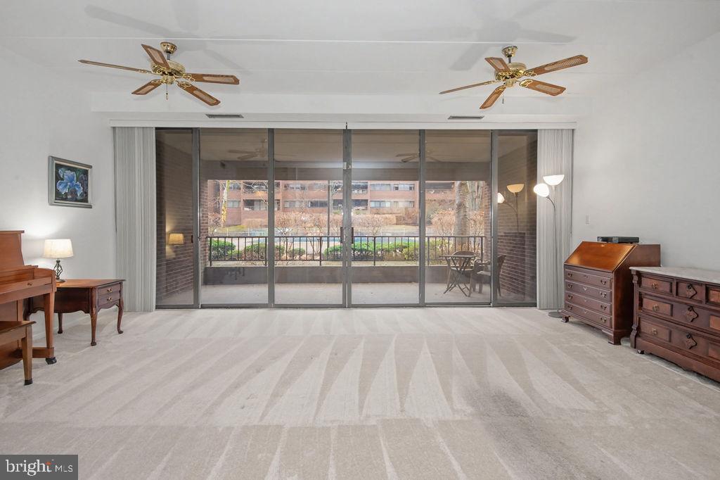 614 Loveville Road, Unit D1D Hockessin, DE 19707 - Photo 6 of 22 Extra High Ceilings