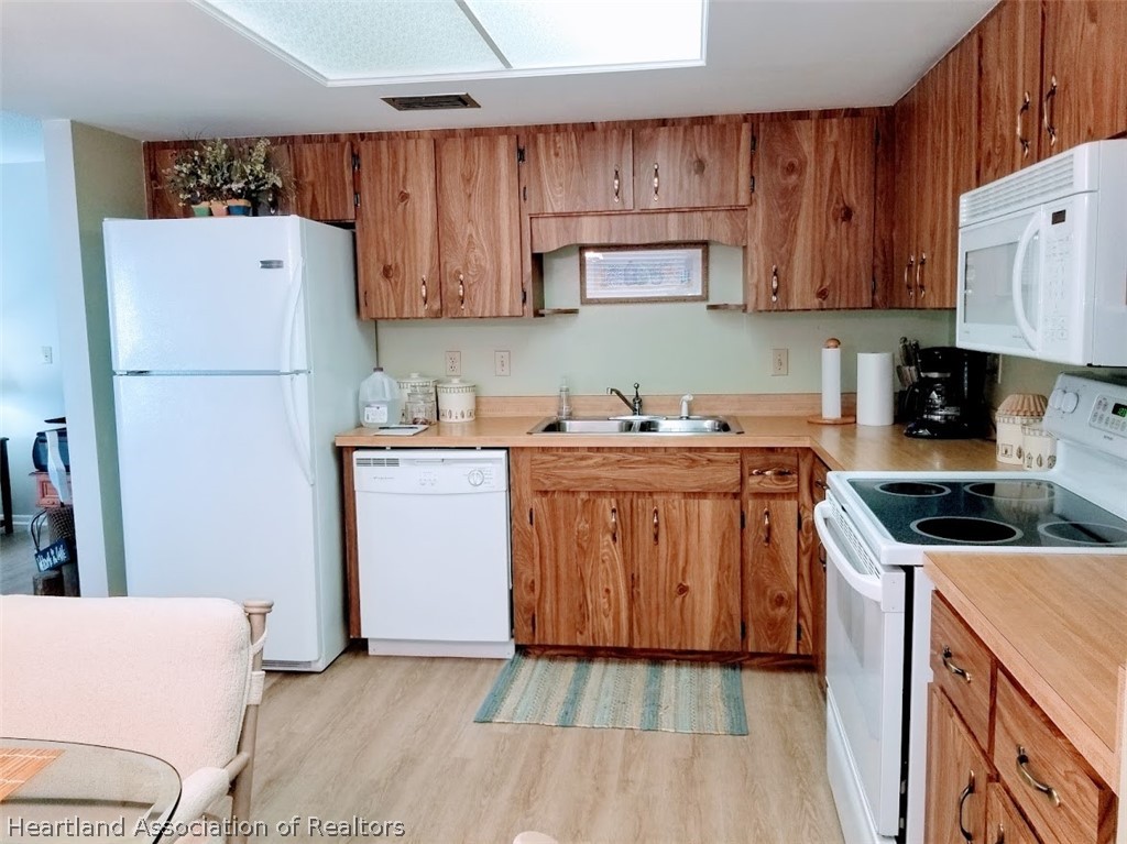 644 Lake June Road, Unit 4 Lake Placid, FL 33852 - Photo 7 of 30 Gallery Image 7