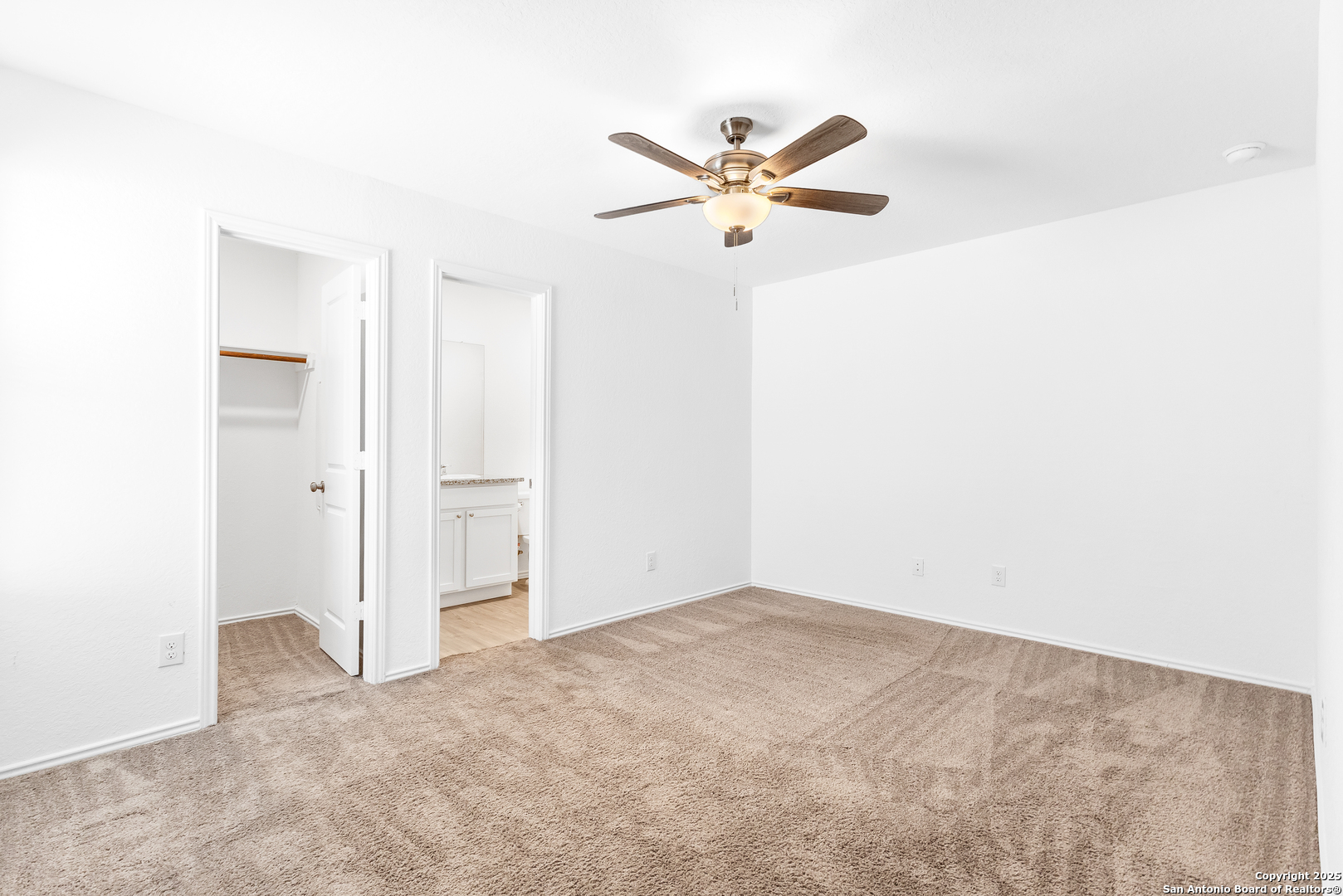 11058 Tree Line San Antonio, TX 78223 - Photo 12 of 25