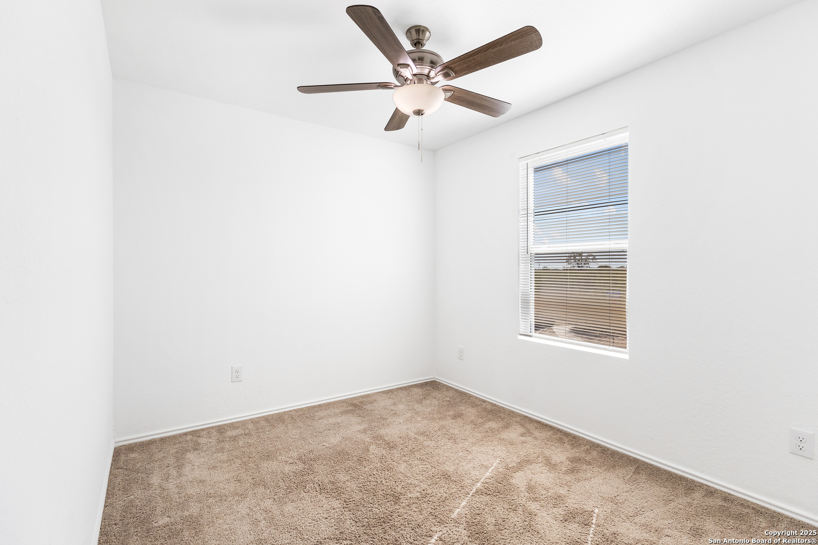 11058 Tree Line San Antonio, TX 78223 - Photo 16 of 25