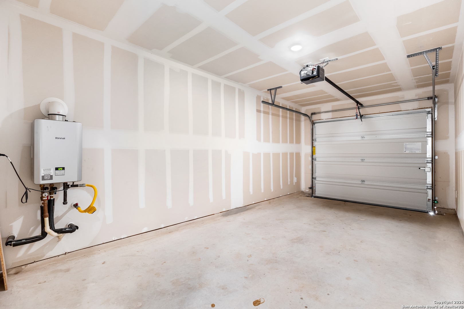 11058 Tree Line San Antonio, TX 78223 - Photo 20 of 25