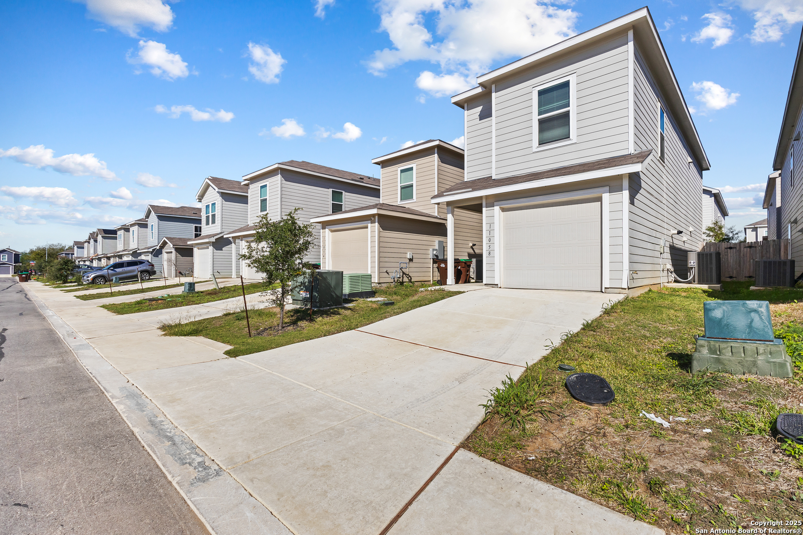 11058 Tree Line San Antonio, TX 78223 - Photo 2 of 25