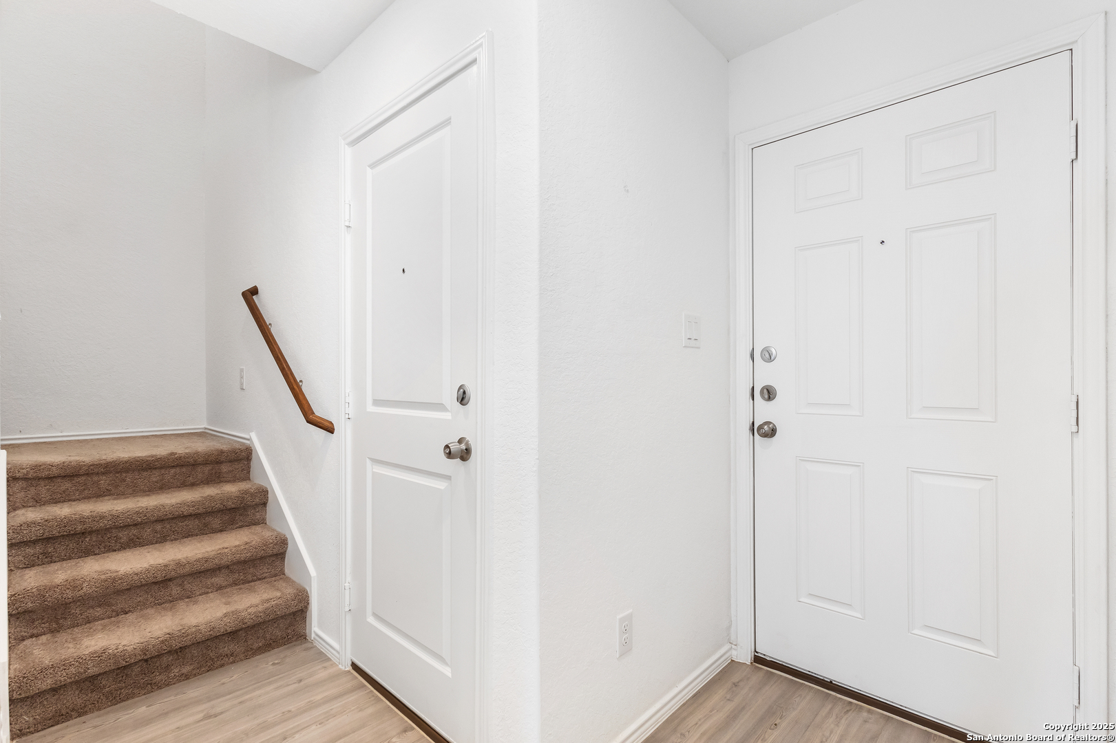 11058 Tree Line San Antonio, TX 78223 - Photo 4 of 25