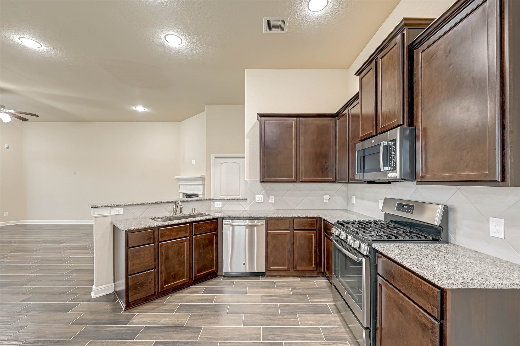 4903 Windy Poplar Trail Rosenberg, TX 77471 - Photo 17 of 42