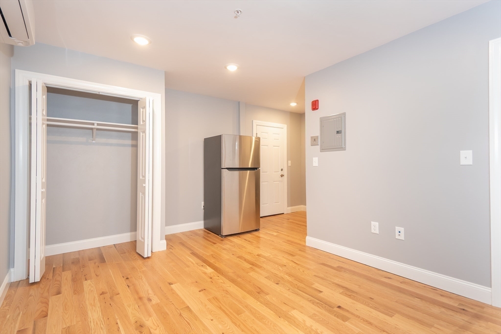 293 Fayette Street, Unit 12 Quincy, MA 02170 - Photo 5 of 7