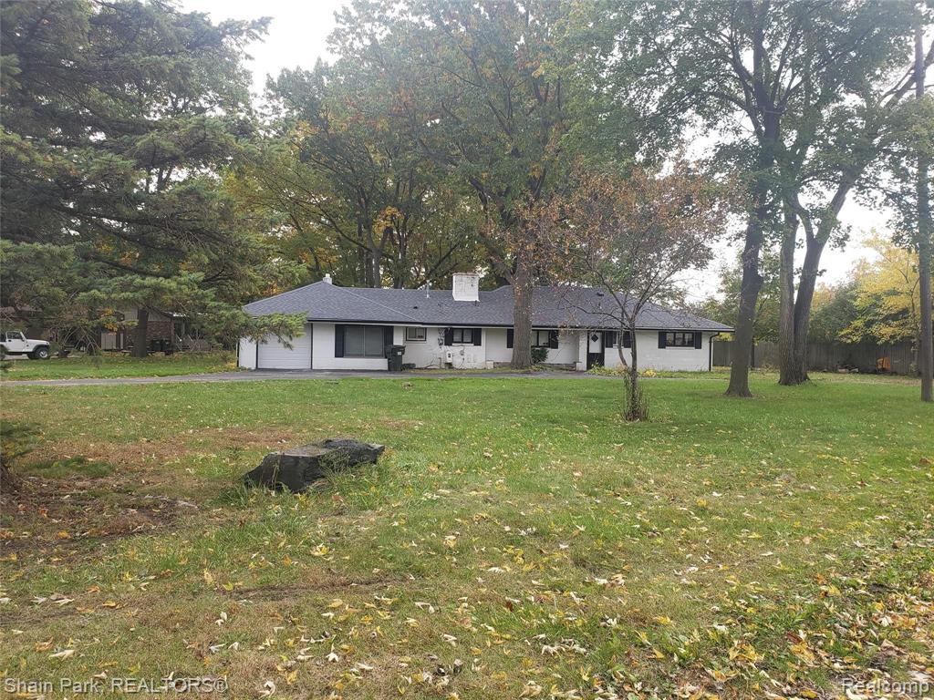 255 Nawakwa Road Rochester Hills, MI 48307 - Photo 1 of 1