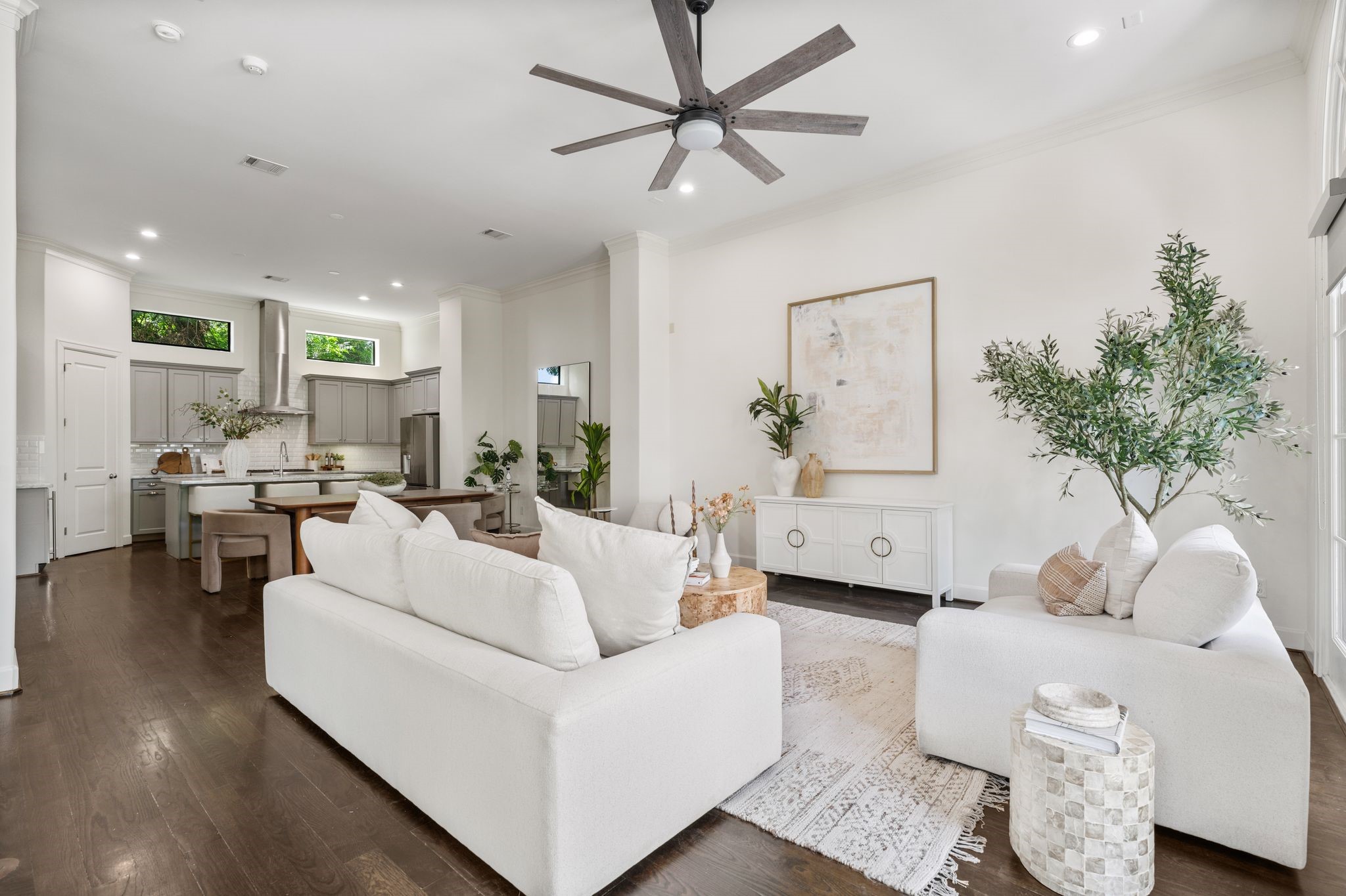908 Thompson Street Houston, TX 77007 - Photo 13 of 45 Another angle of the living spaces showcases the soaring 10 foot ceilings.