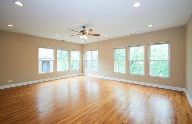 $2,495 | 1609 West Farwell Avenue, Unit 2, Chicago, IL 60626