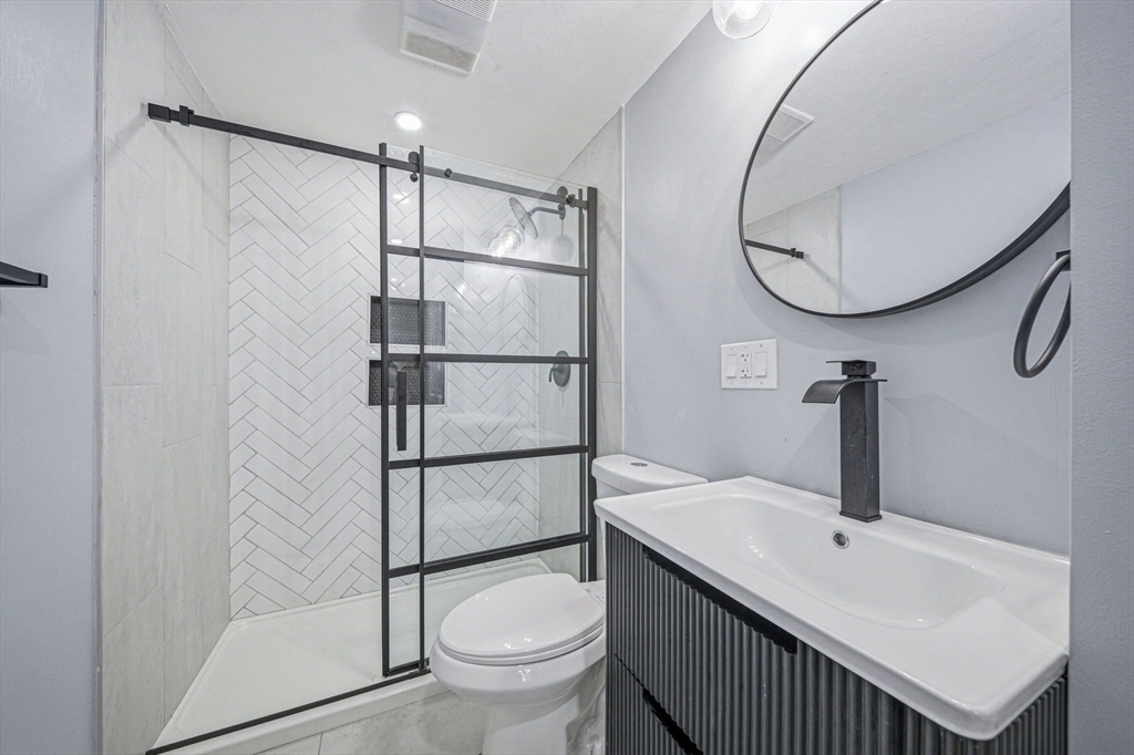 12 Howard Street Lynn, MA 01902 - Photo 31 of 41