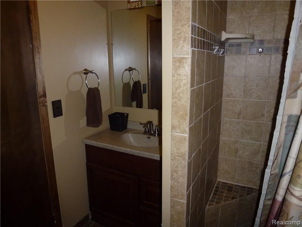 5620 Jamestown Road Utica, MI 48317 - Photo 18 of 29