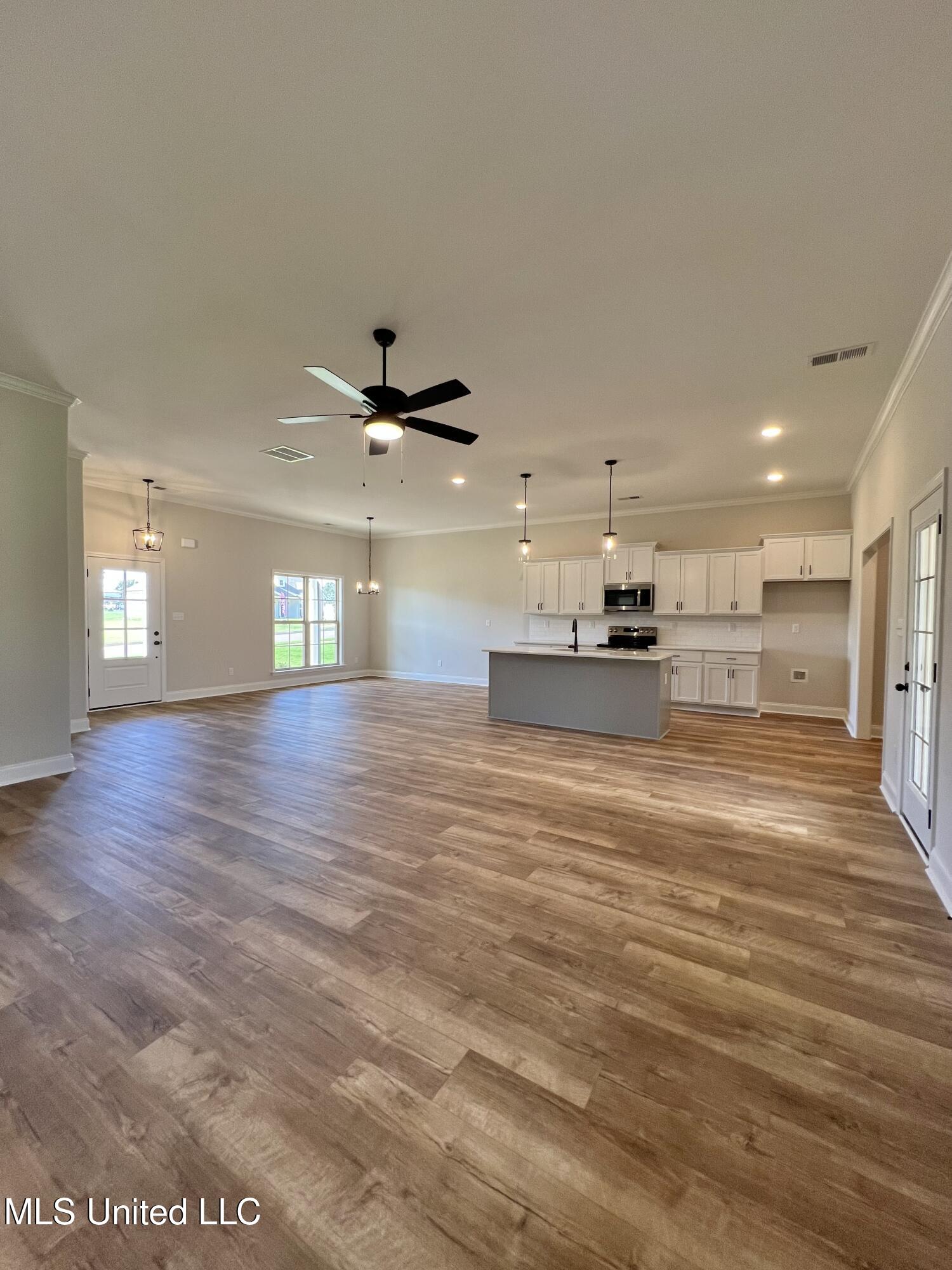 2134 Scott Mdws Lane Hernando, MS 38632 - Photo 4 of 30 IMG_4294