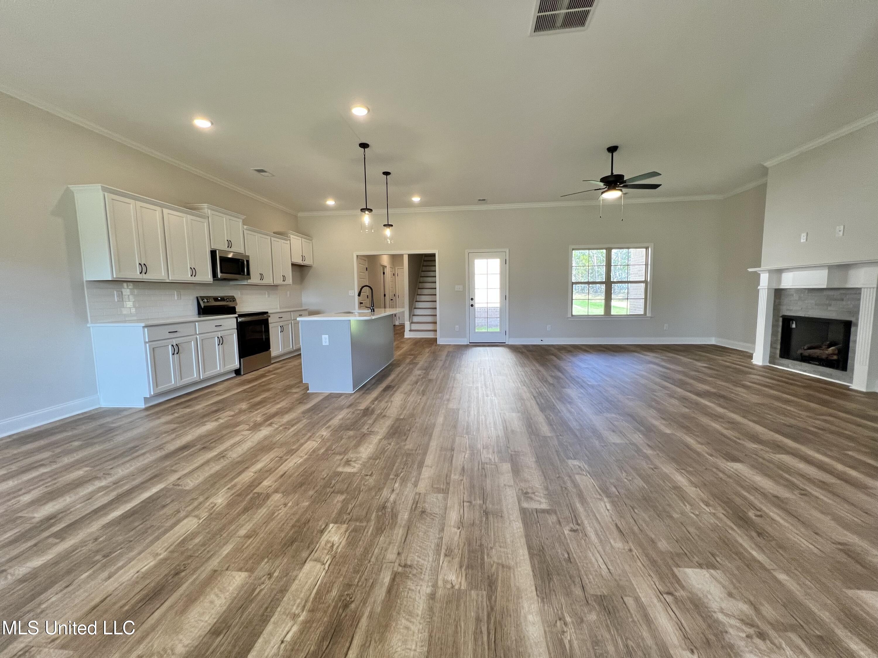 2134 Scott Mdws Lane Hernando, MS 38632 - Photo 5 of 30 IMG_4296