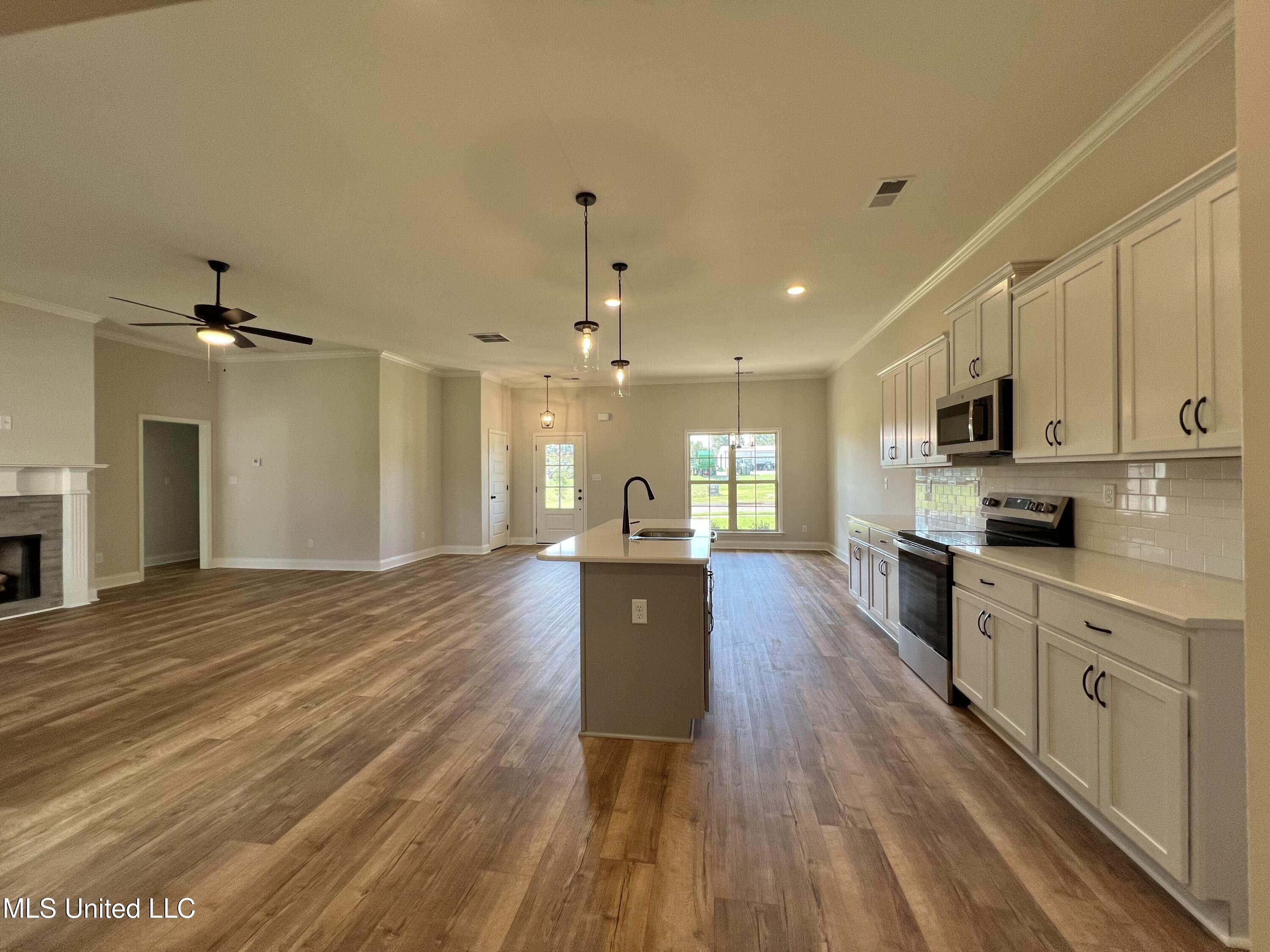 2134 Scott Mdws Lane Hernando, MS 38632 - Photo 7 of 27 IMG_4303