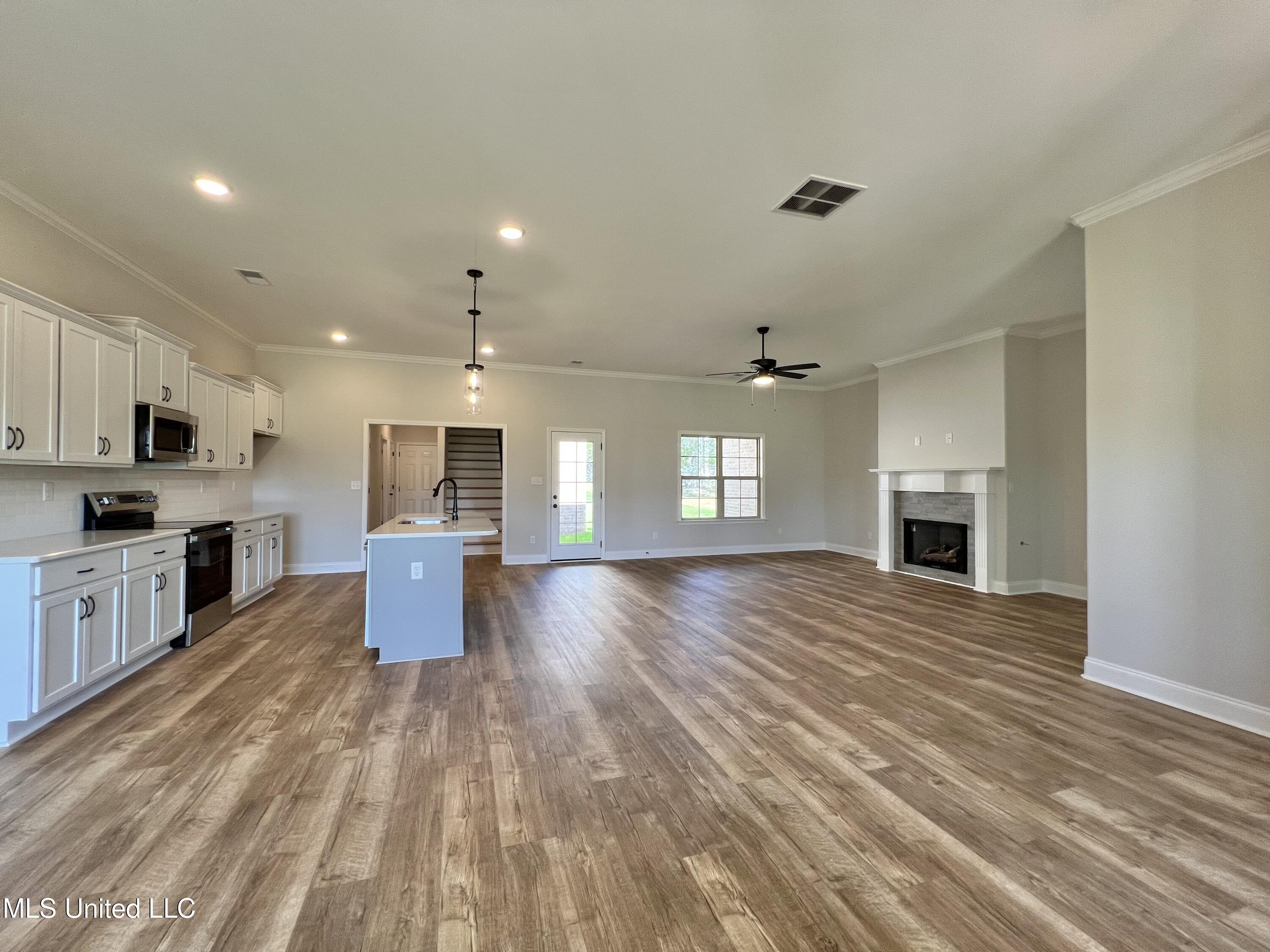 2134 Scott Mdws Lane Hernando, MS 38632 - Photo 8 of 30 IMG_4301