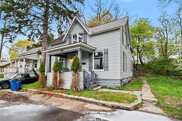 $244,000 | 280 6th Avenue, Manistee, MI 49660