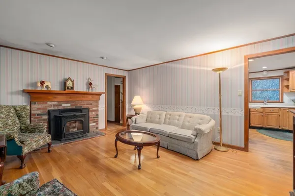 $230,000 | 20 Brentwood Drive, Dudley, MA 01571