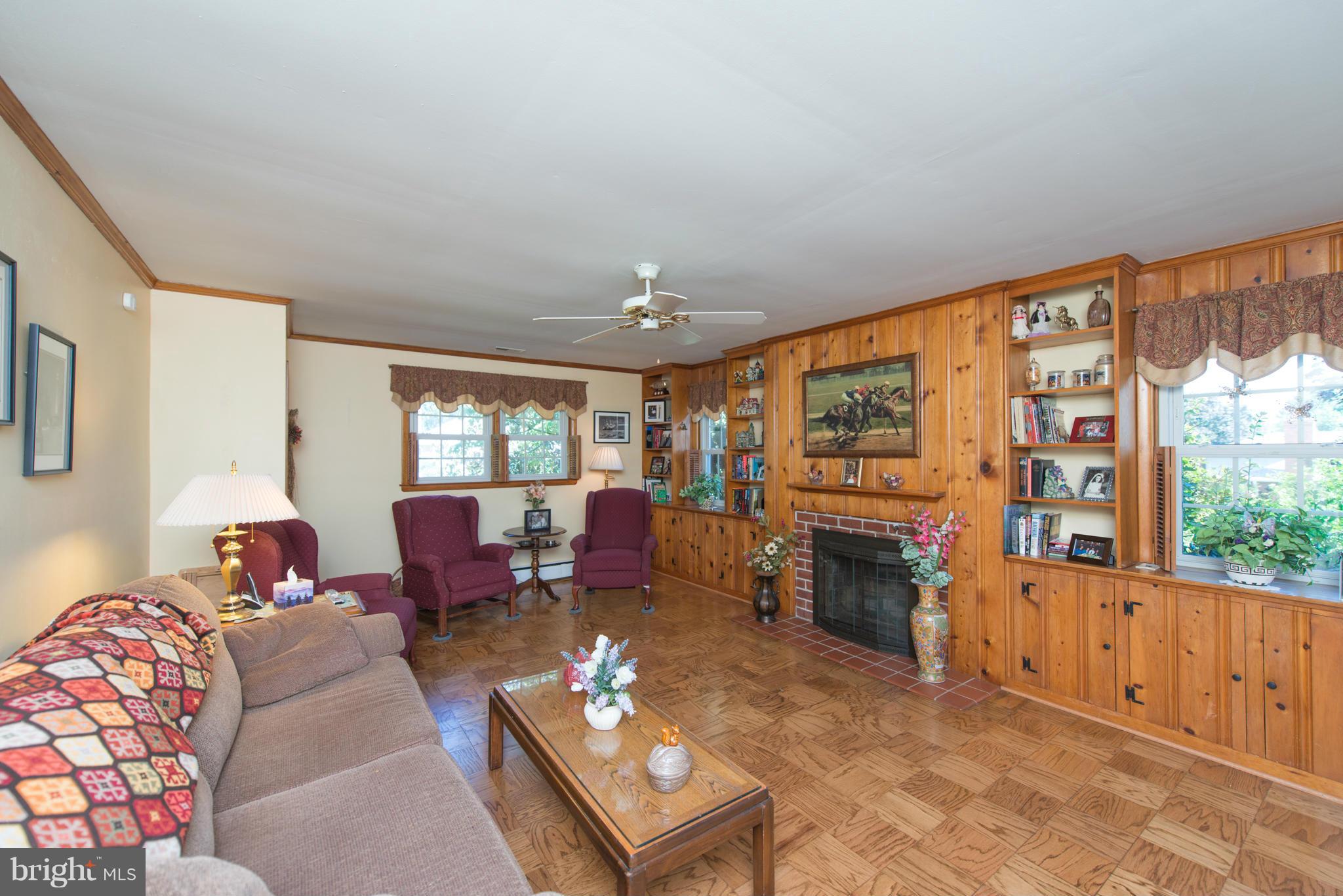 913 Starbit Road Baltimore, MD 21286 - Photo 12 of 30 Family Room