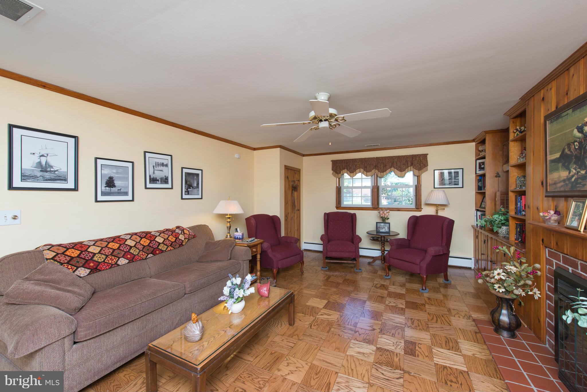 913 Starbit Road Baltimore, MD 21286 - Photo 13 of 30 Family Room