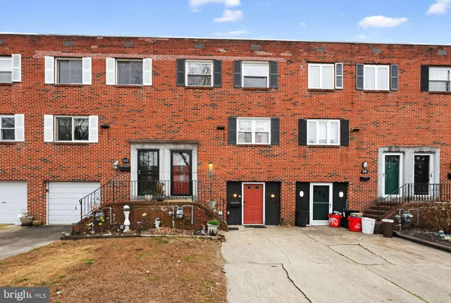 $270,000 | 140 Laureba Avenue, Stratford, NJ 08084