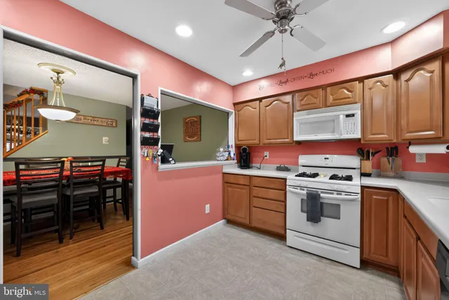 $270,000 | 140 Laureba Avenue, Stratford, NJ 08084