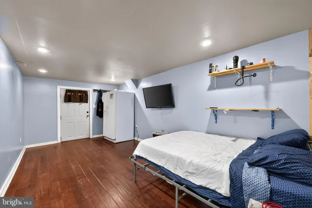 $270,000 | 140 Laureba Avenue, Stratford, NJ 08084