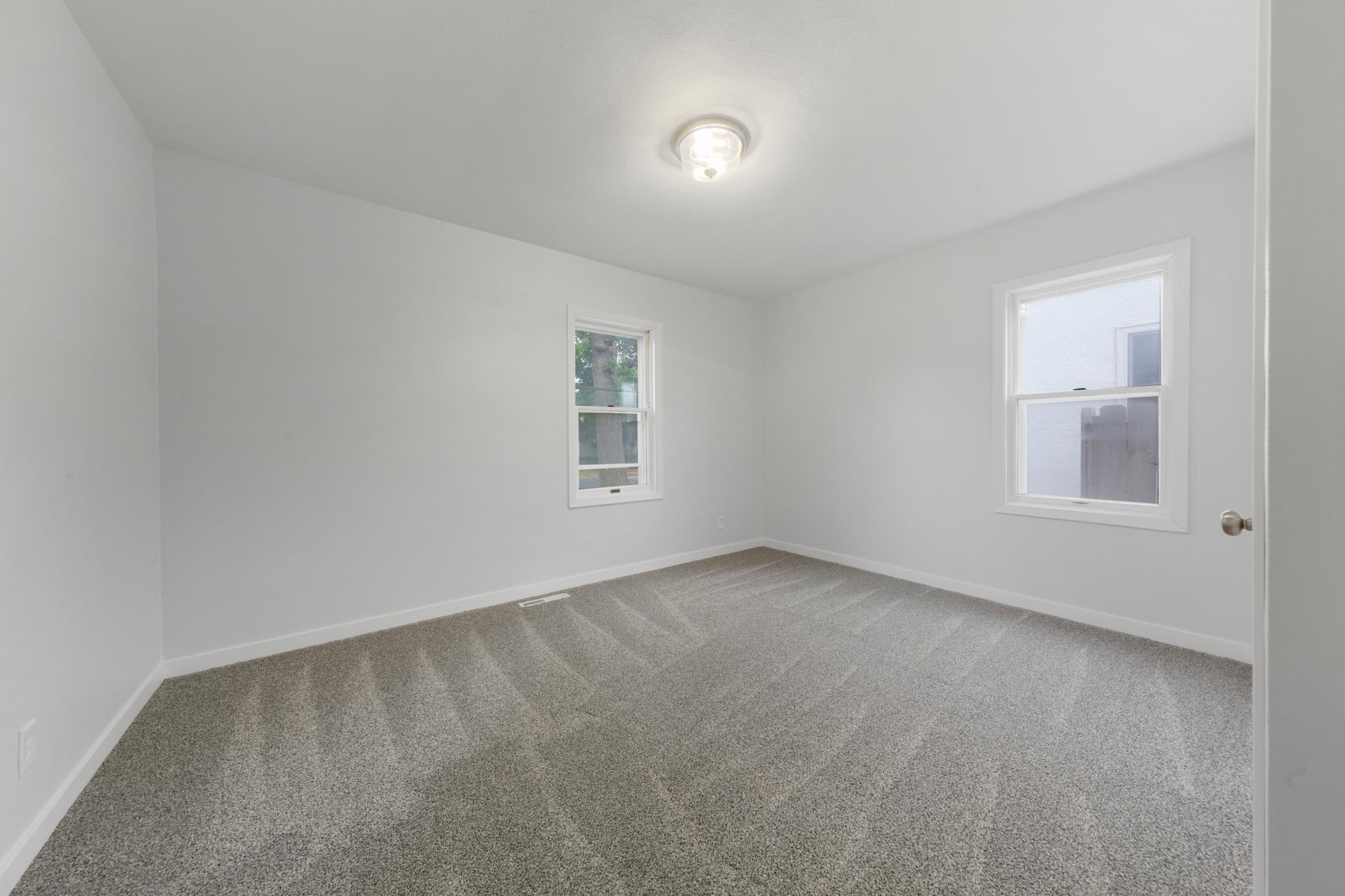 4440 7th Street Northeast Minneapolis, MN 55421 - Photo 17 of 29
