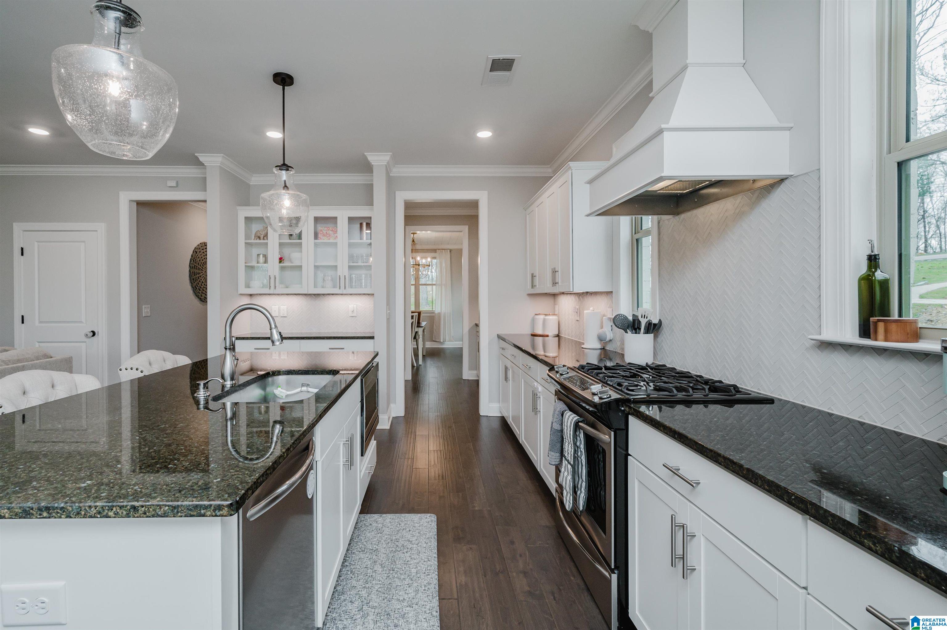 4069 South Shades Crest Road Birmingham, AL 35244 - Photo 4 of 54