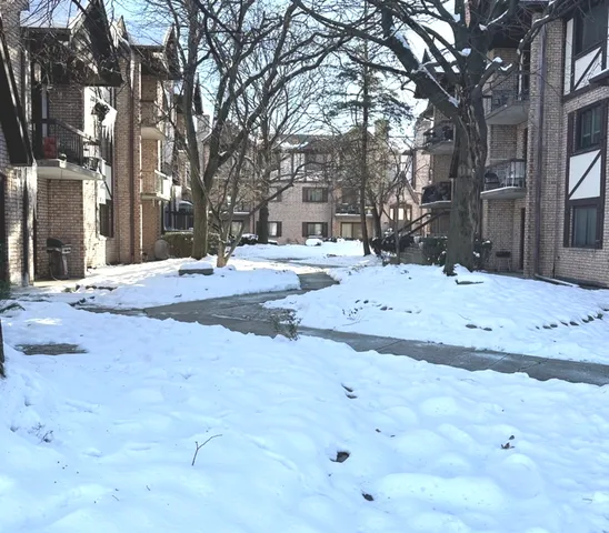 $164,900 | 2807 Glenwood Lansing Road, Unit 212, Lynwood, IL 60411