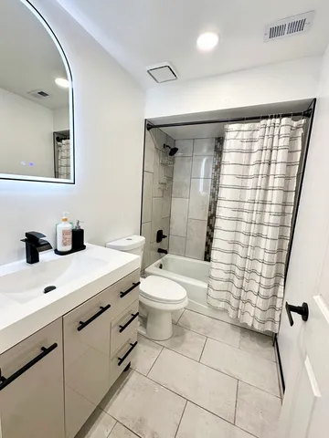 $170,000 | 2807 Glenwood Lansing Road, Unit 212, Lynwood, IL 60411