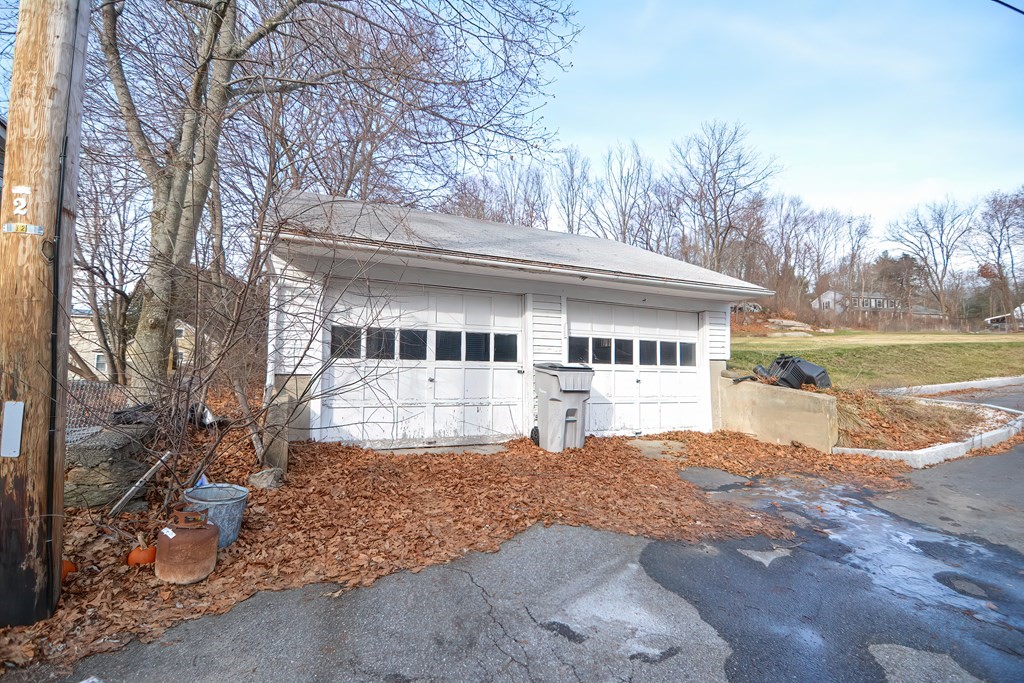 7 Harding Street Grafton, MA 01560 - Photo 4 of 35