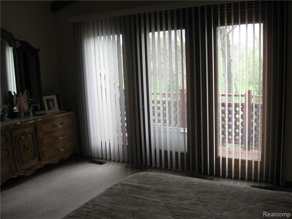 2437 Munster Road Rochester Hills, MI 48309 - Photo 16 of 47