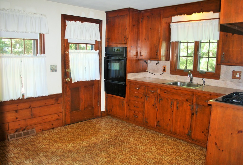 5 Pine Knoll Road Franklin, MA 02038 - Photo 7 of 12 Gallery Image 7