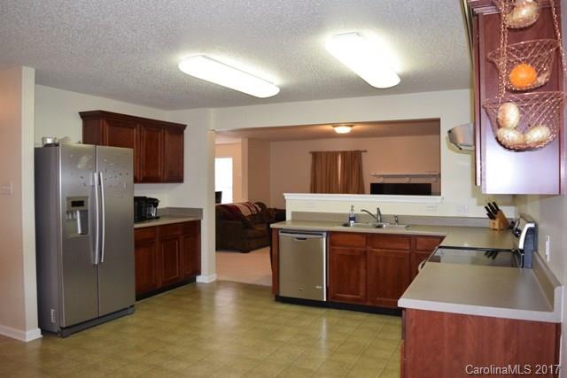 14214 Luscombe Farm Road Charlotte, NC 28278 - Photo 6 of 22 Gallery Image 6