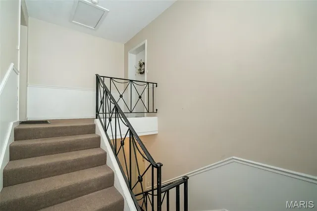 $2,350 | 1120 South Mason Road, Unit 1120, St. Louis, MO 63131