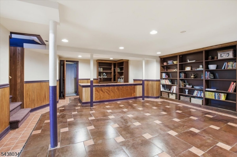 18 Burroughs Way Maplewood, NJ 07040 - Photo 28 of 42