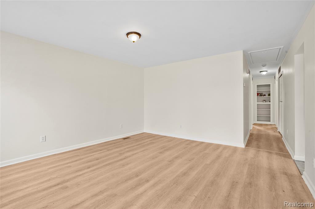 29982 Hazelwood Street Inkster, MI 48141 - Photo 4 of 19