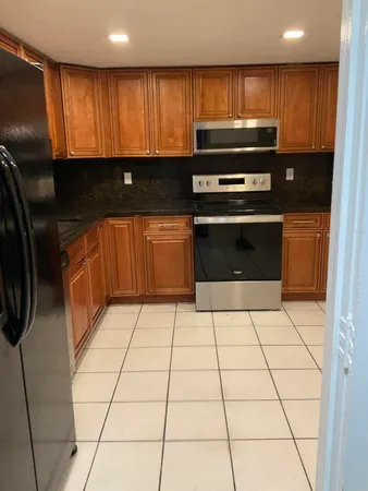$2,500 | 4008 Inverrary Drive, Unit G6, Lauderhill, FL 33319
