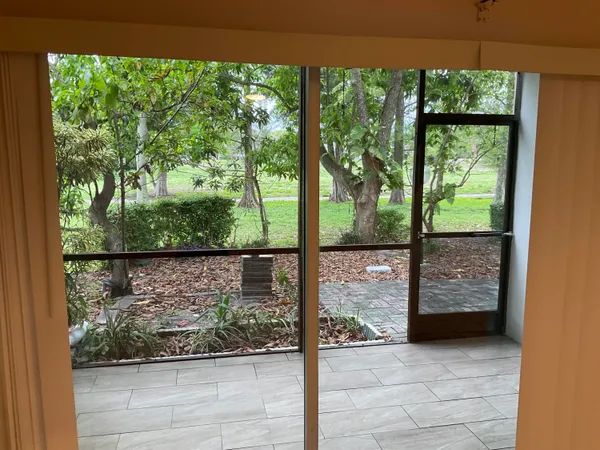 $2,500 | 4008 Inverrary Drive, Unit G6, Lauderhill, FL 33319