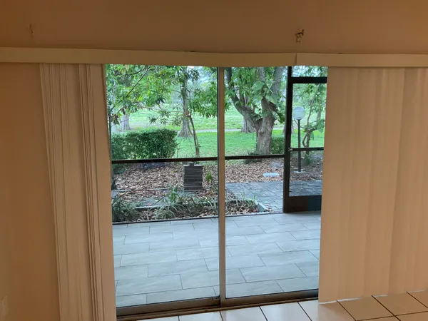 $2,500 | 4008 Inverrary Drive, Unit G6, Lauderhill, FL 33319