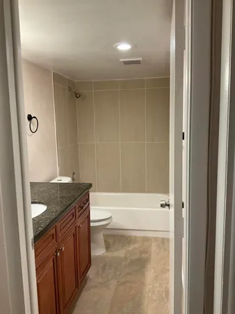 $2,500 | 4008 Inverrary Drive, Unit G6, Lauderhill, FL 33319