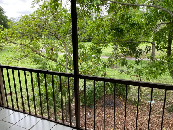$2,500 | 4008 Inverrary Drive, Unit G6, Lauderhill, FL 33319