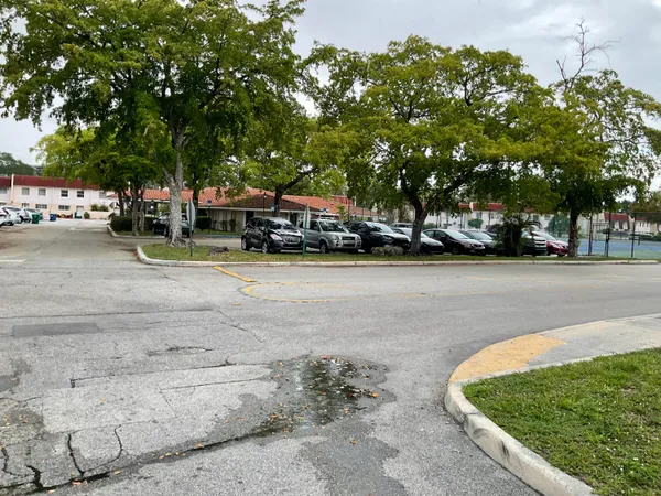 $2,500 | 4008 Inverrary Drive, Unit G6, Lauderhill, FL 33319
