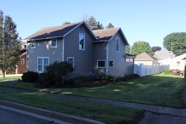 117 4th Street Walnut, IL 61376 - Photo 1 of 17 Gallery Image 1