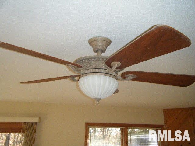 13044 Bennett Road Marion, IL 62959 - Photo 7 of 10 Gallery Image 7