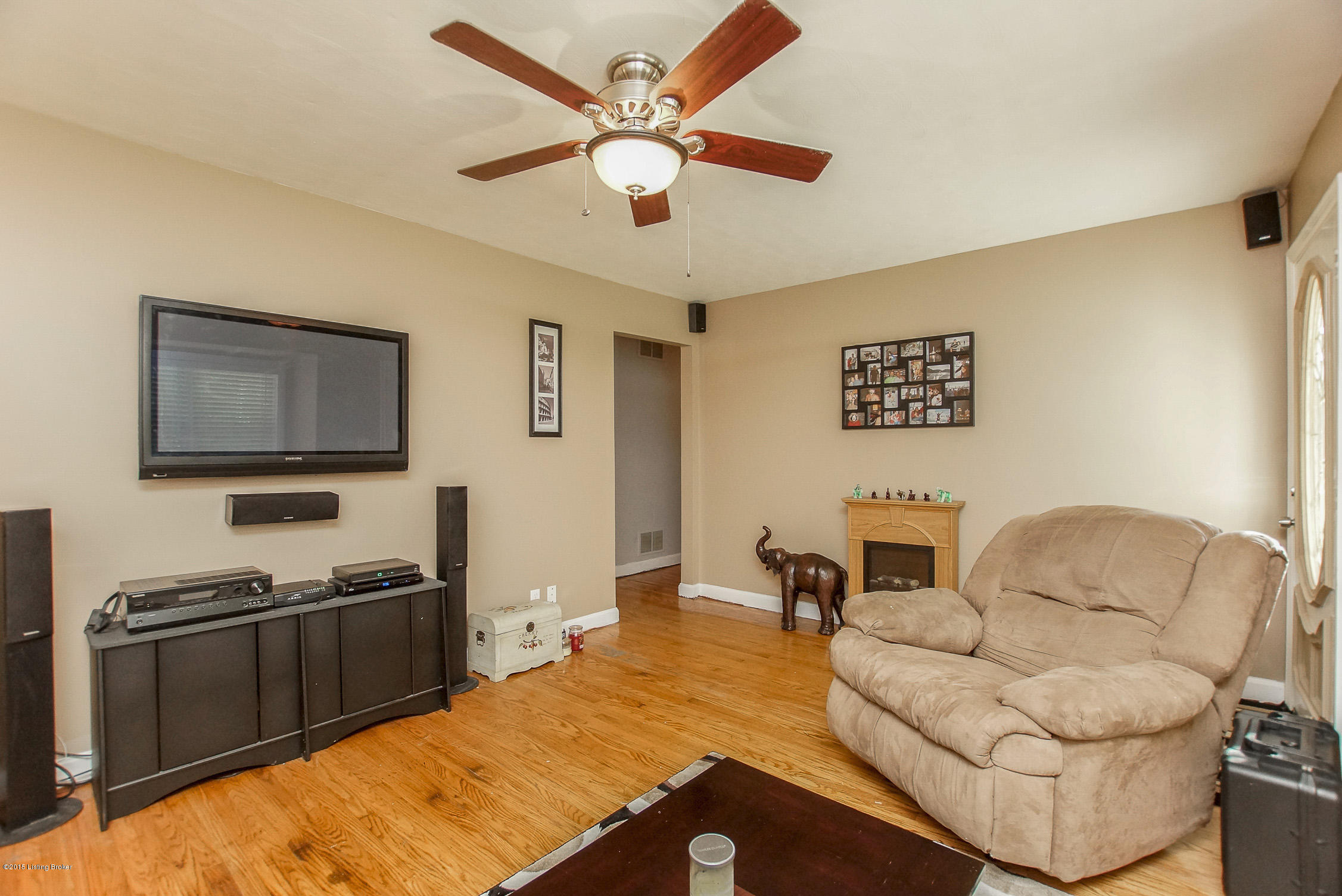 4308 Lambert Road Louisville, KY 40219 - Photo 37 of 39 Livingroom 4