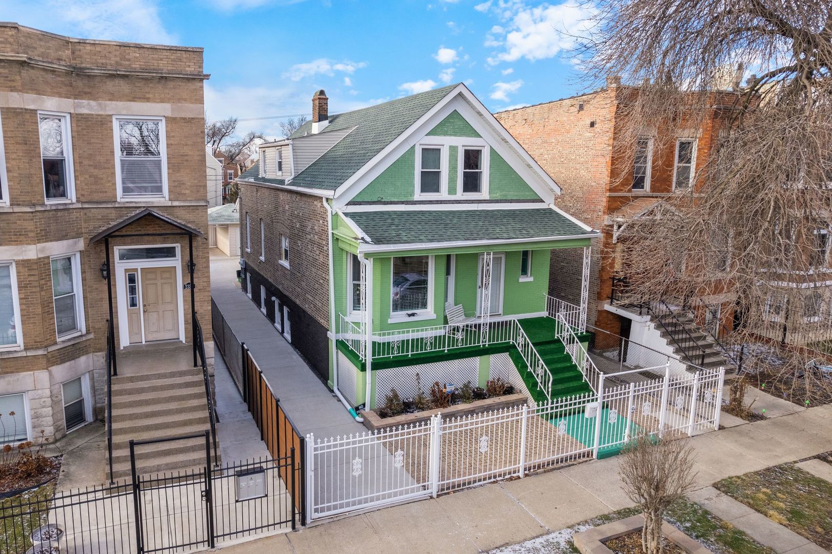 2334 South Ridgeway Avenue Chicago, IL 60623 - Photo 3 of 40 Gallery Image 3