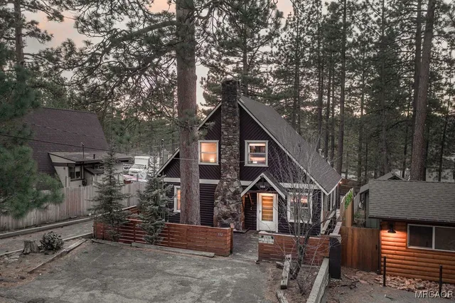 $699,999 | 332 Vista Lane, Big Bear Lake, CA 92315