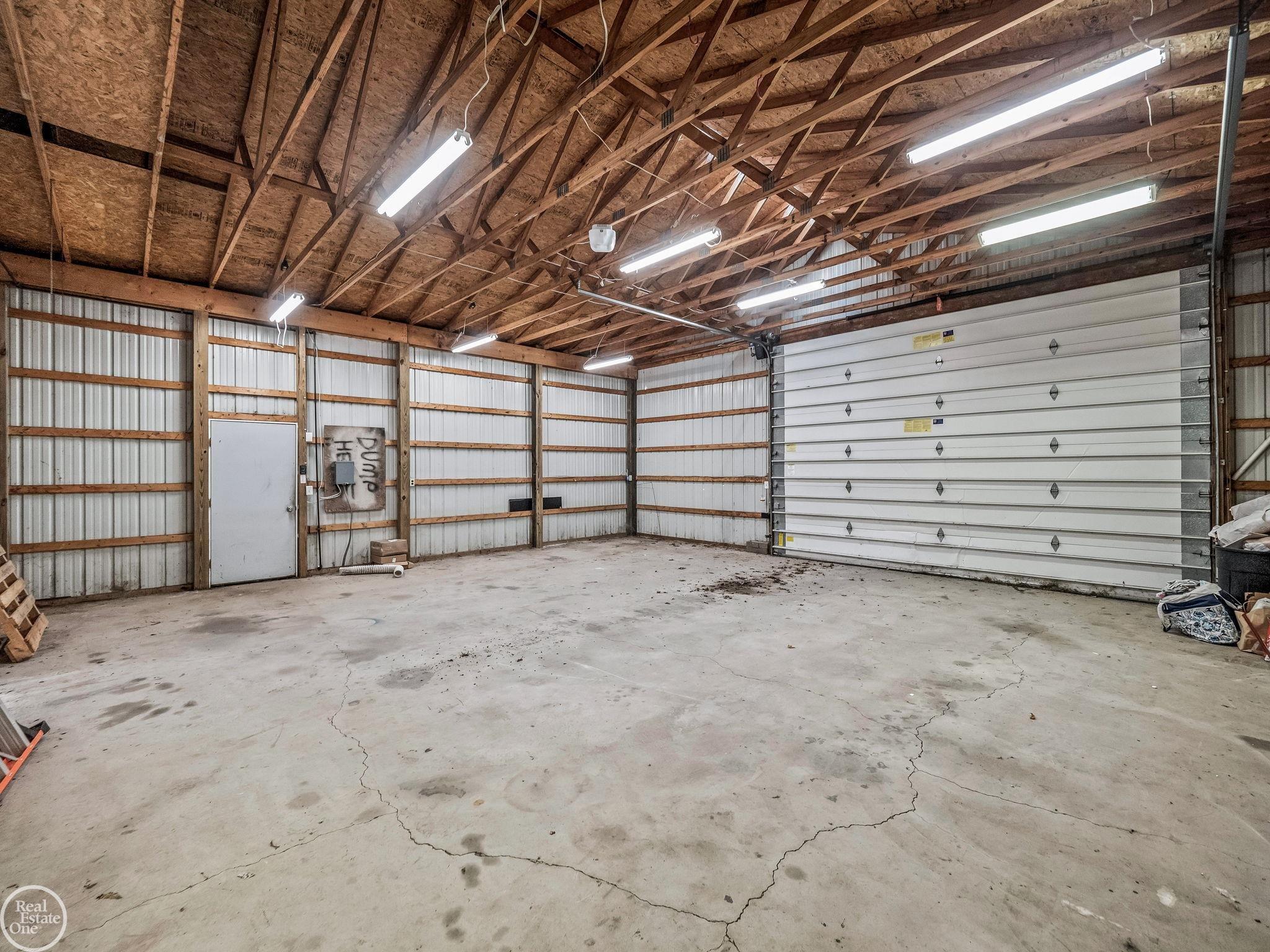 42109 Hayes Road Sterling Heights, MI 48313 - Photo 36 of 46 50116889-35.JPG