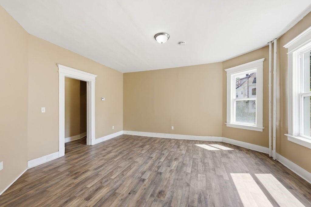 282 White Street Springfield, MA 01108 - Photo 10 of 42